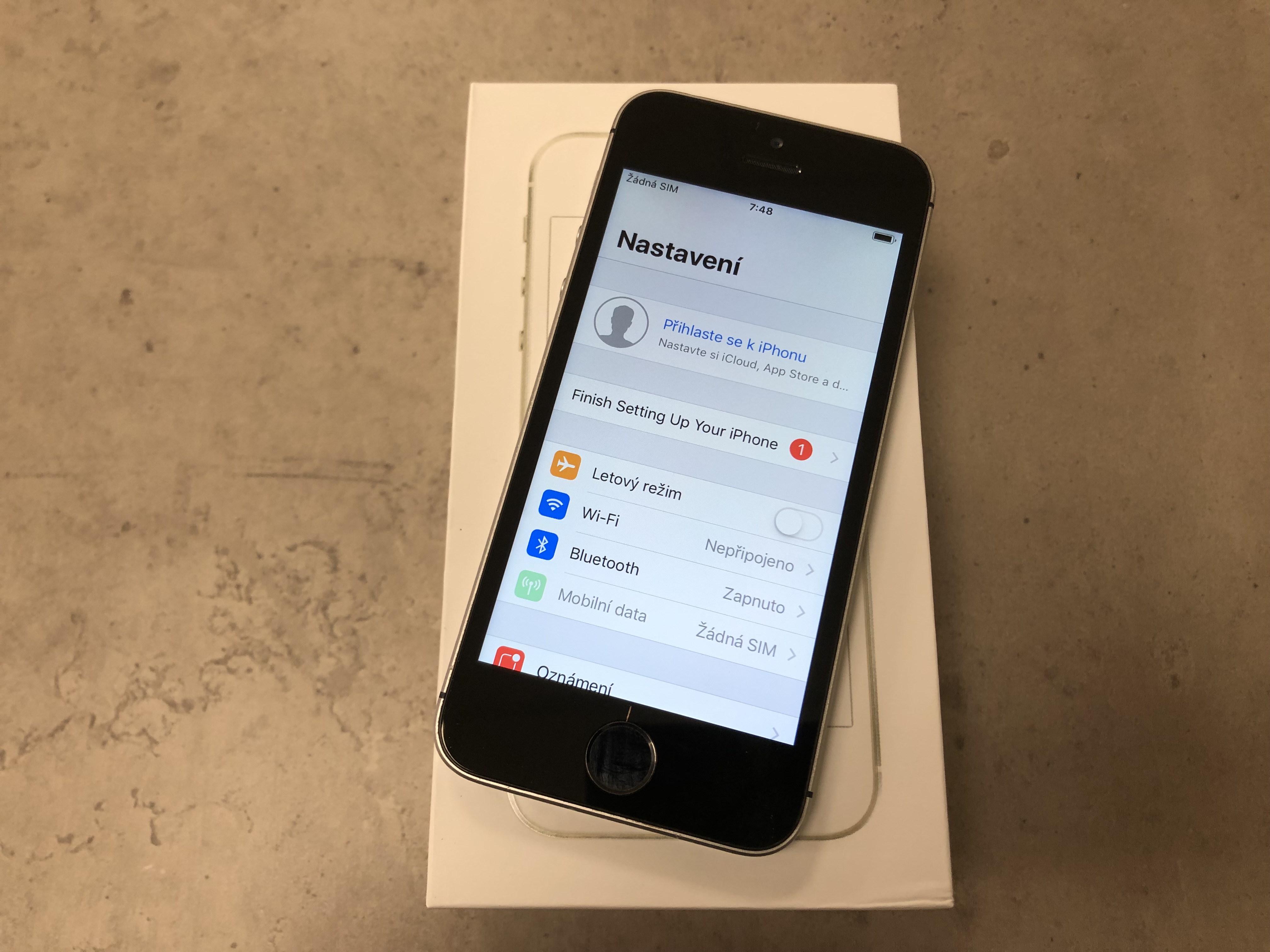 iPhone SE 32GB Space gray