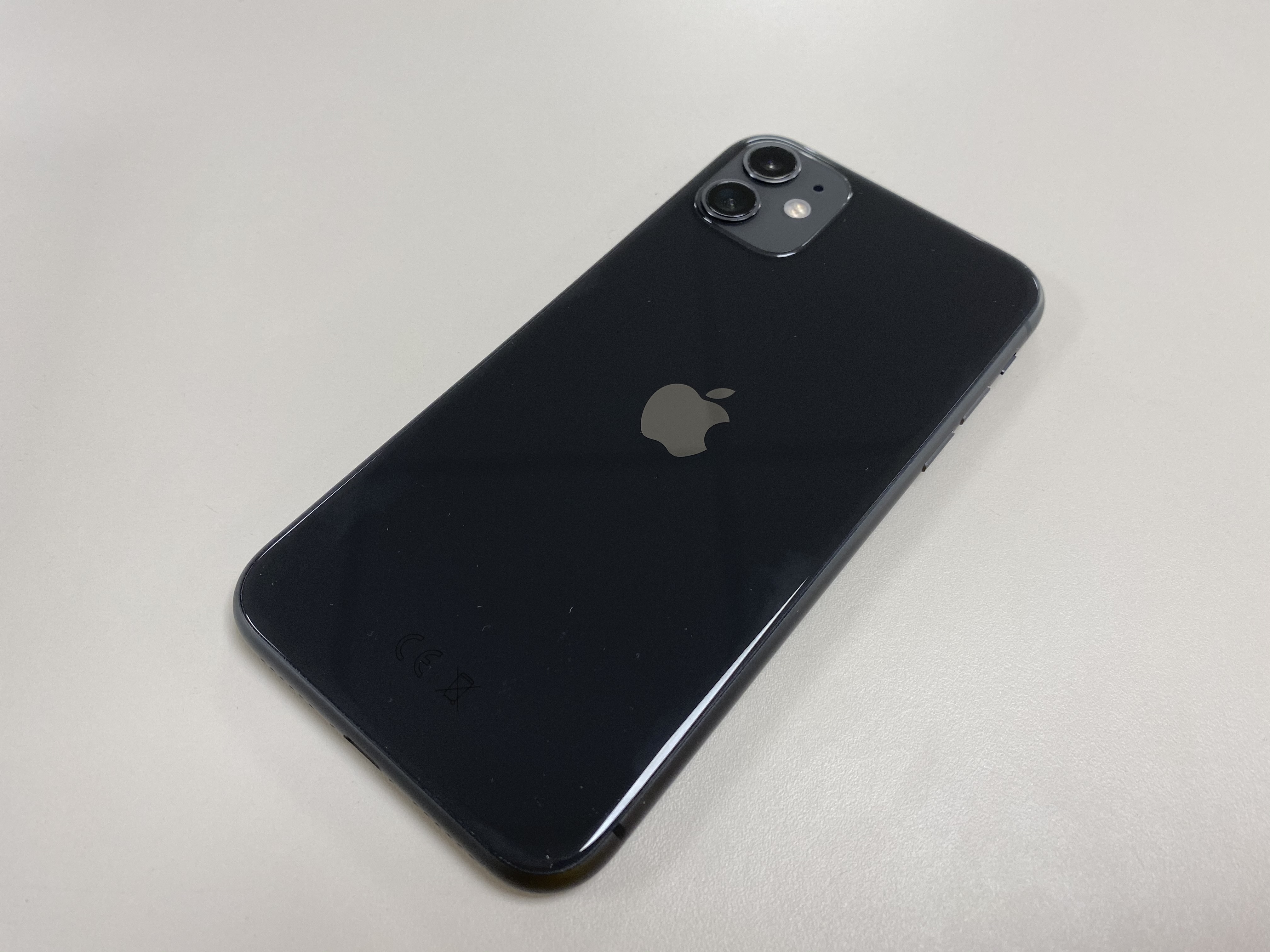 iPhone 11 64GB black-zánovní