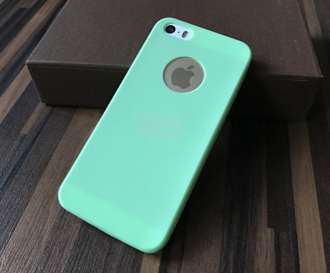 Ultratenký gumový obal iPhone 7 / 8