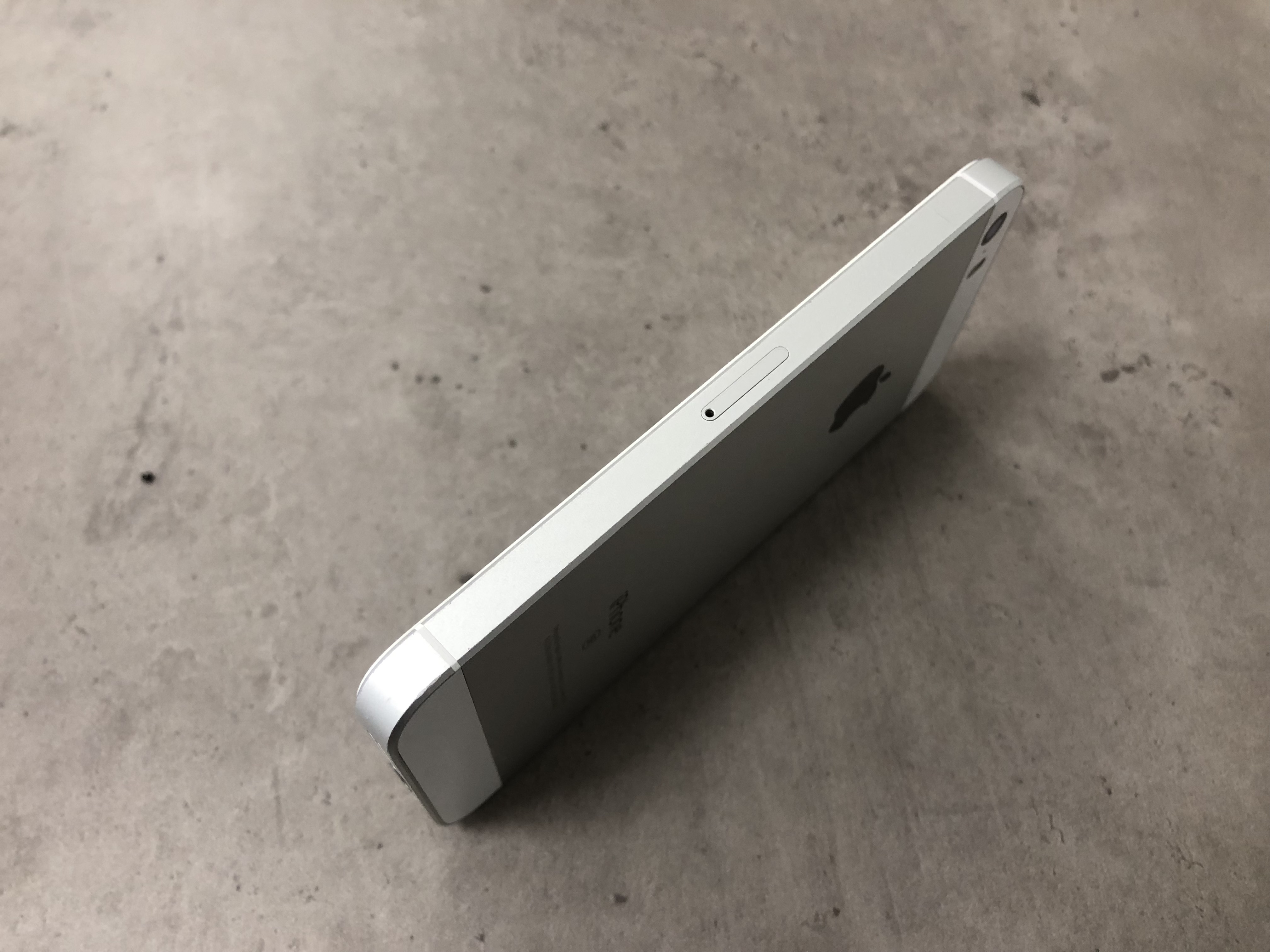 iPhone SE 16GB silver