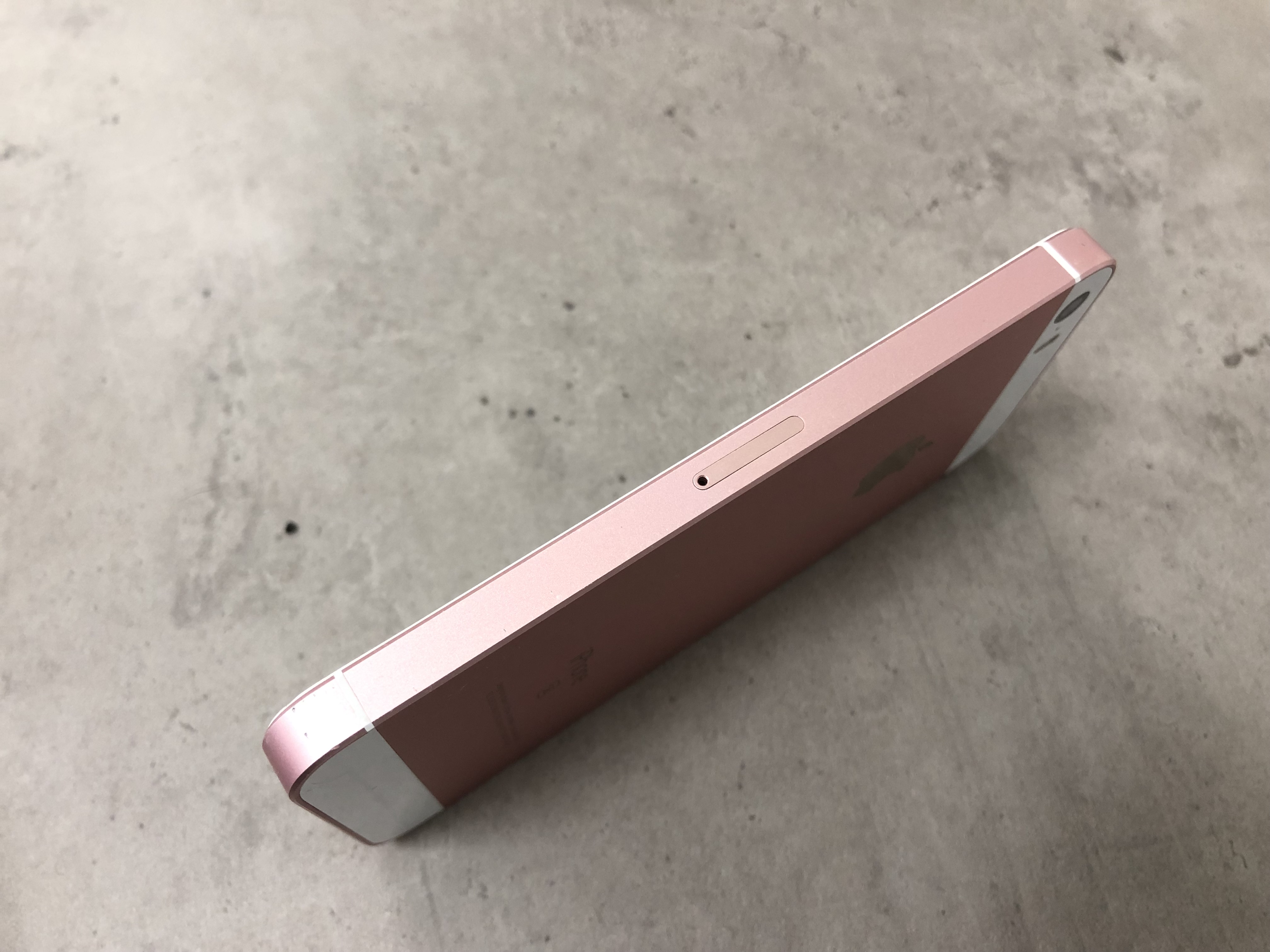 iPhone SE 16GB Rose gold